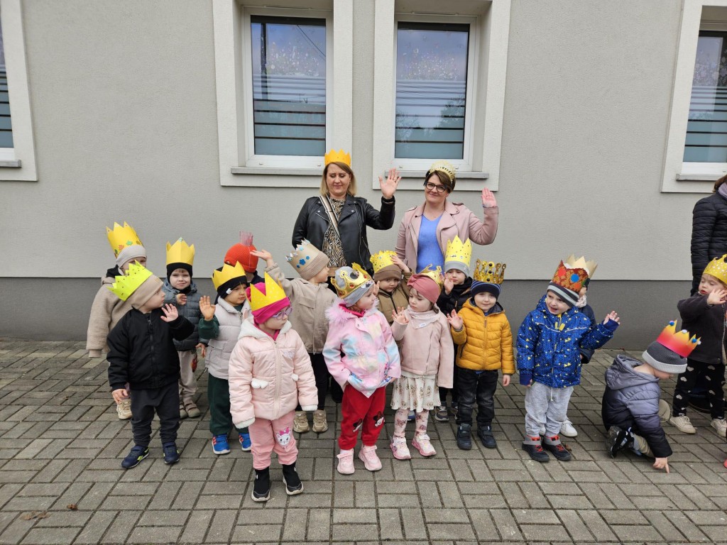 Dzieci podczas przemarszu 