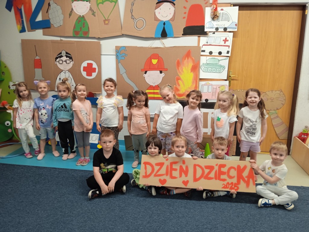 zdjecie grupowe dzien dziecka