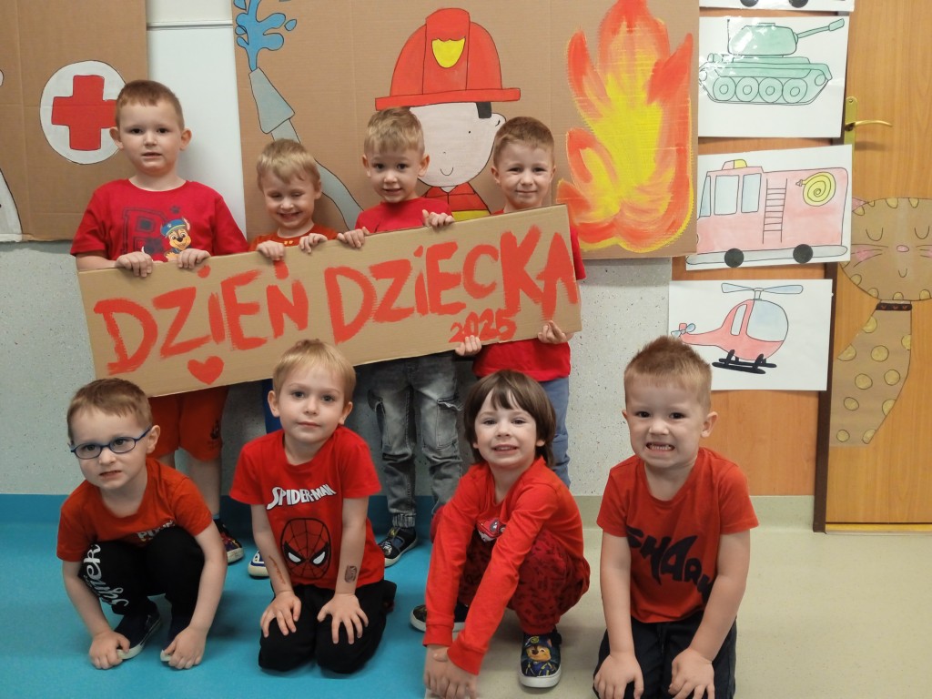 chlopcy z okazji dnia dziecka