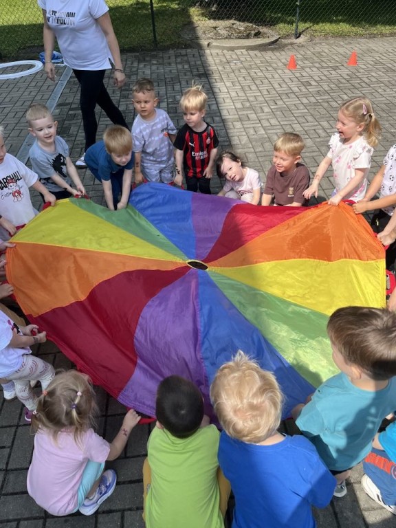 zabawa z chustą animacyjną