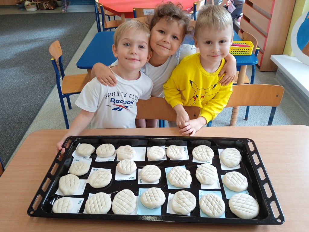 bulki z masy solnej z okazji dnia chleba