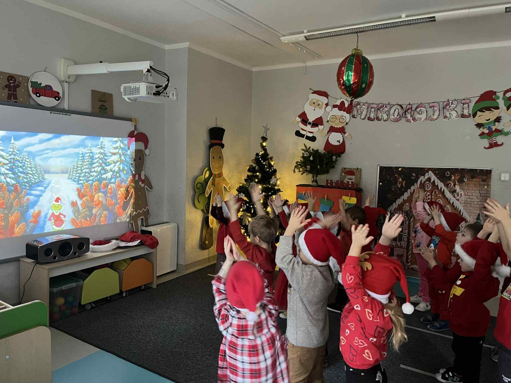 Zabawa ruchowa- rozgrzewka elfów