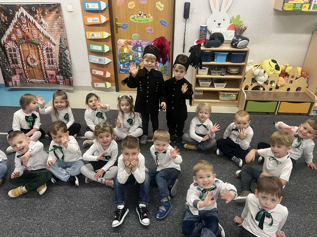 Dzieci w sali po występach