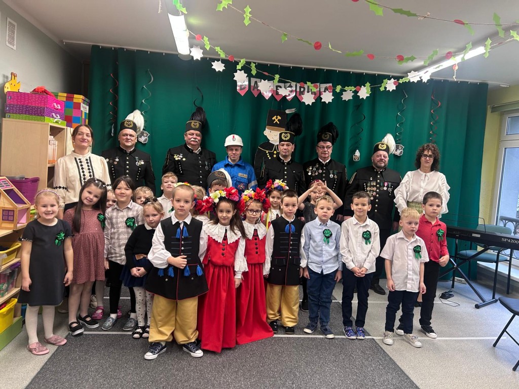 Występ dzieci dla górników 