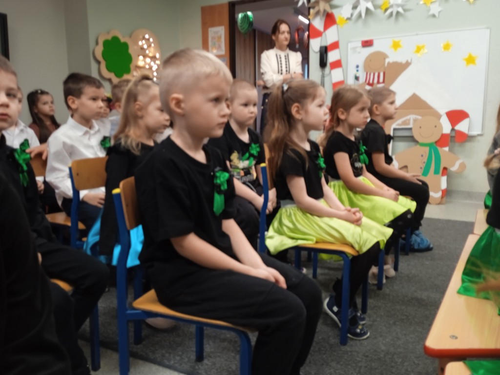 dzieci wystepuja dla gornikow