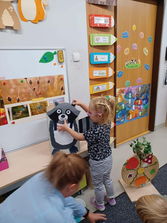 karmimy szopa jesiennyi darami zgodnie z liczbą oczek na kostce