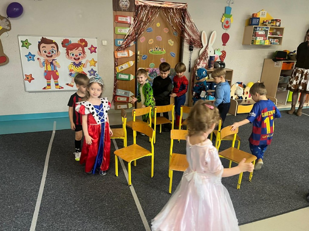 gorące krzesła ciąg dalszy