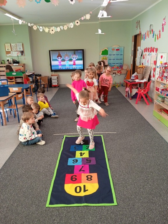 dzien kobiet w przedszkolu