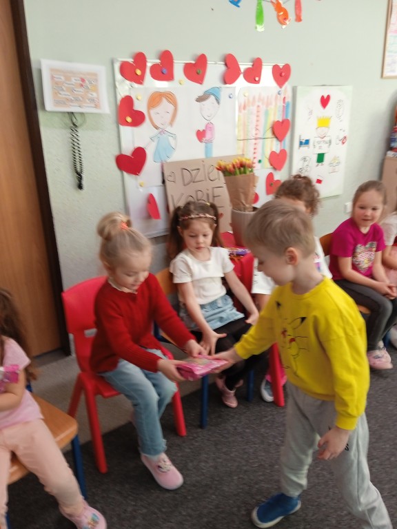 dzien kobiet w przedszkolu