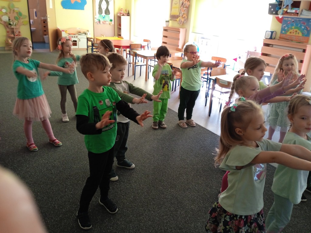 dzieci witaja wiosne piosenka