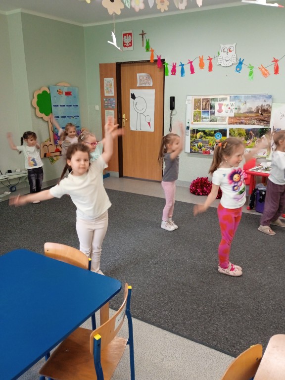 zajecia sportowo - akrobatyczne z fit and more