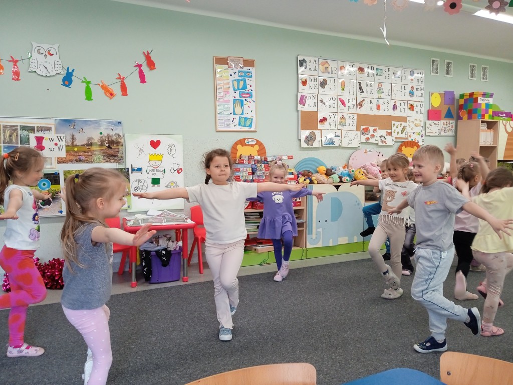 zajecia sportowo - akrobatyczne z fit and more