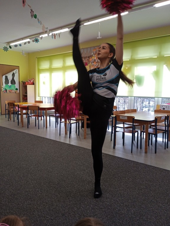zajecia sportowo - akrobatyczne z fit and more